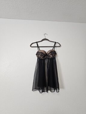 Victorias Secret Black Lace Babydoll Chemise with Nude Lining Sz 34C